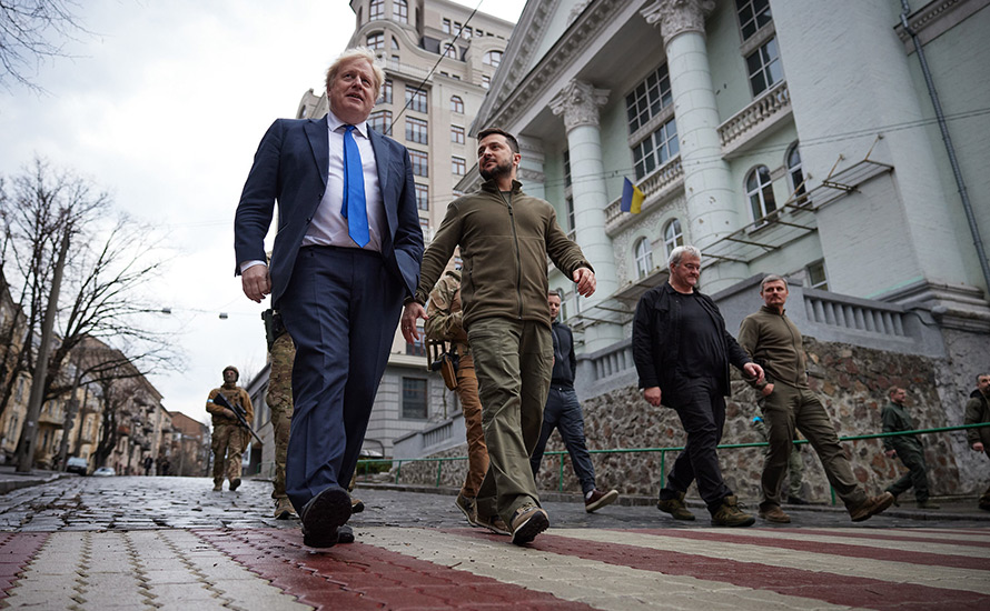 Mathias Bred: Boris Johnson är tillbaka i Ukraina