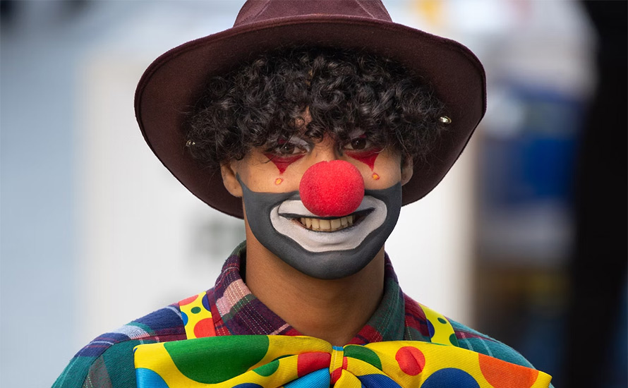 Mats Fält: Clownpolitik på export Mats Fält: Clownpolitik på export