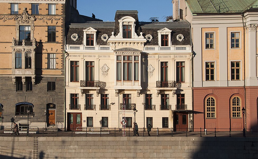 Örjan Hultåker: Får en statsminister ha ett hem?