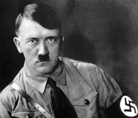 Läs om Hitlers hemliga jätteubåt
