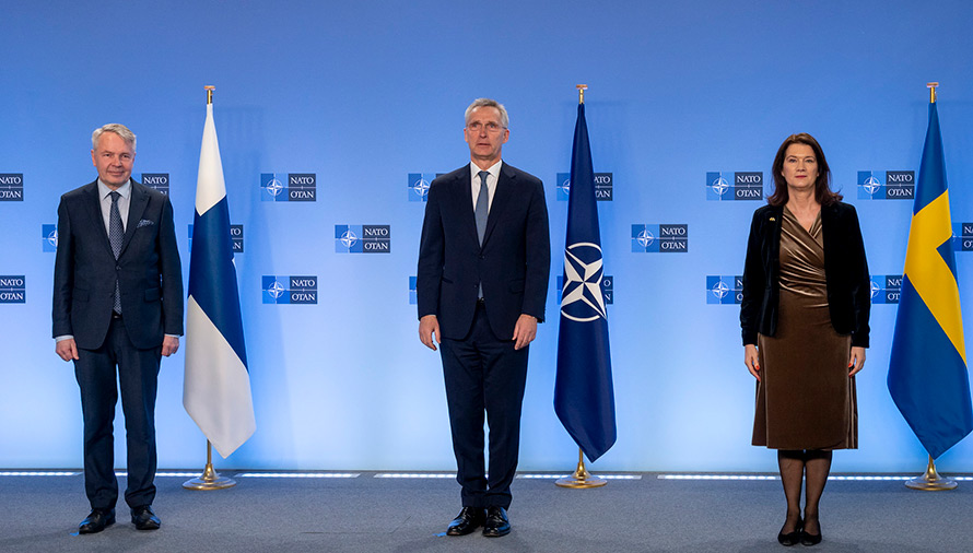 Wallmark & Jonsson: Nato-ansökan är en ideologisk kursändring
